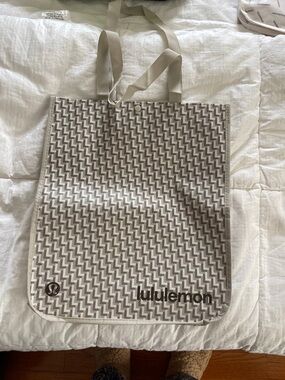 lululemon athletica Beige and White Patterned Tote